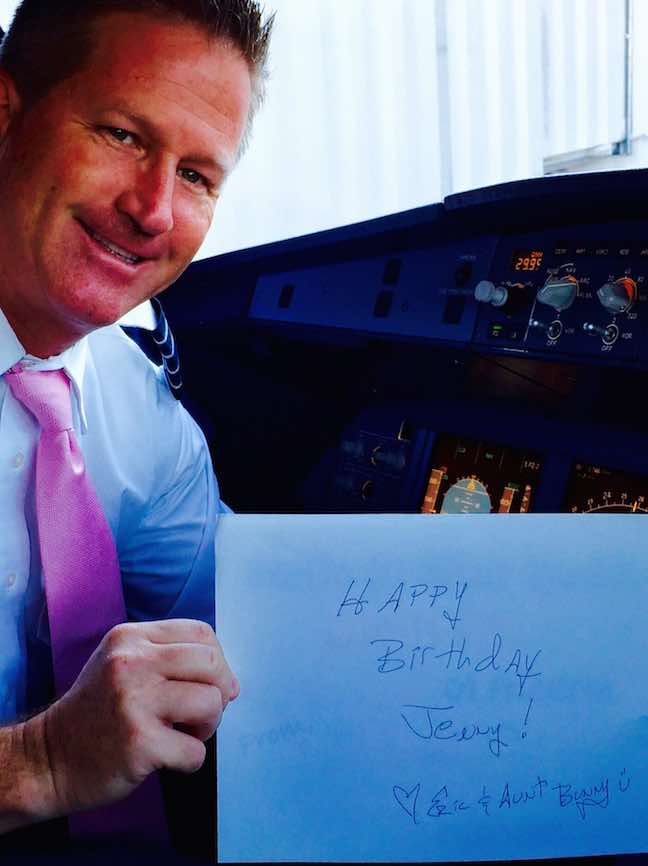 A320 cockpit Cap'n Aux sign Happy Birthday Jenny