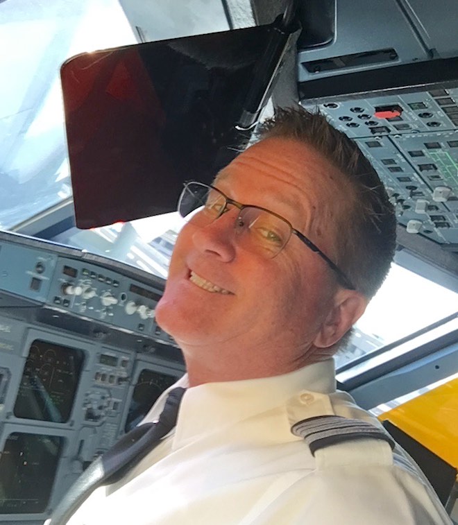 Aux Cockpit Selfie sideways