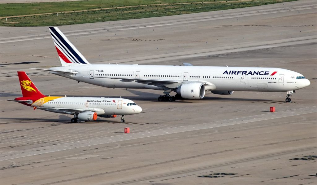 A319 and B777
